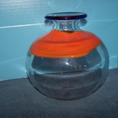 LOT 133 BEAUTIFUL ART GLASS VASES