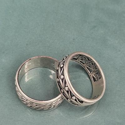 Pair of Sterling Band Rings (1) Spinner 10.8gr