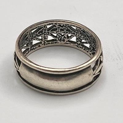 Pair of Sterling Band Rings (1) Spinner 10.8gr