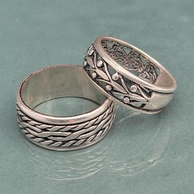 Pair of Sterling Band Rings (1) Spinner 10.8gr