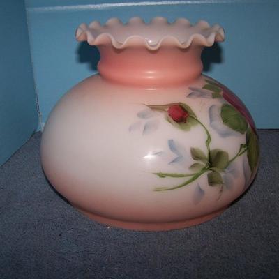 LOT 136 GREAT VINTAGE GLASS LAMP SHADES PLUS FLOOR LAMP PIECE