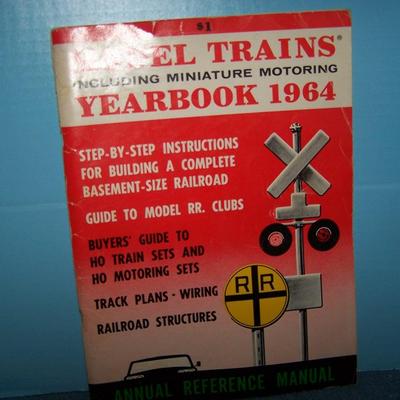 LOT 138 GREAT 1963 & 1964 MODEL TRAIN YEARBOOKS