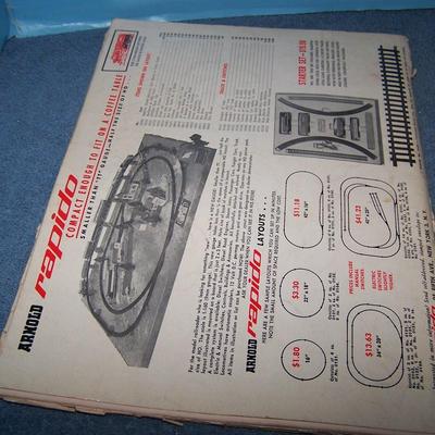 LOT 138 GREAT 1963 & 1964 MODEL TRAIN YEARBOOKS