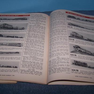 LOT 138 GREAT 1963 & 1964 MODEL TRAIN YEARBOOKS