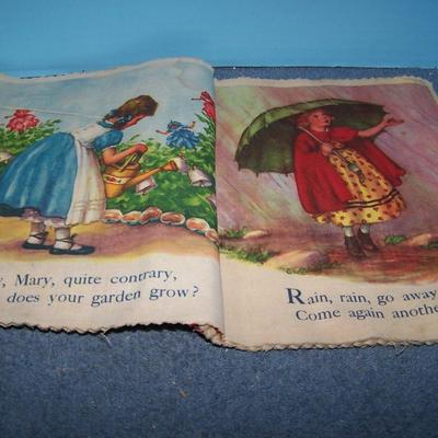 LOT 139 WONDERFUL 4 VINTAGE CLOTH KIDS' BOOKS