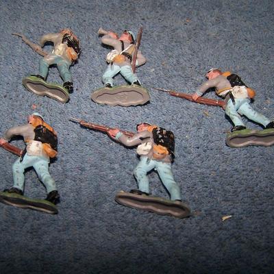 LOT 140 GREAT VINTAGE LOT CONFEDERATE PAINTED SOLDIERS--CRESCENT TOY CO