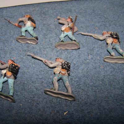 LOT 140 GREAT VINTAGE LOT CONFEDERATE PAINTED SOLDIERS--CRESCENT TOY CO
