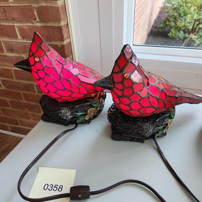 2 Red Cardinals Stained Glass Birds Accent Lamps