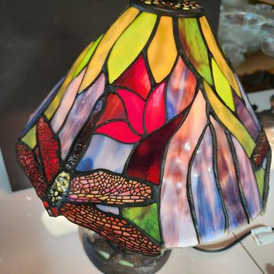 Dragonfly Stained Glass Table Lamp 18H 13Dia