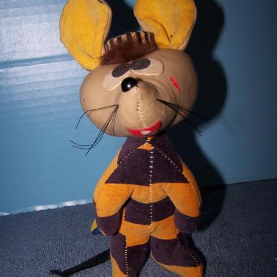 LOT 151 COLLECTABLE CRITTERS-- 2 DREAM PETS plus