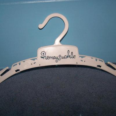 LOT 154 ADORABLE VINTAGE BABY/LITTLE KID STUFF