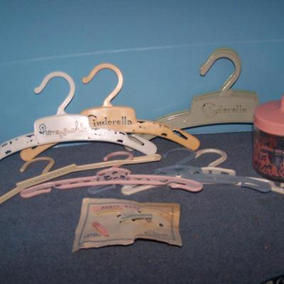 LOT 154 ADORABLE VINTAGE BABY/LITTLE KID STUFF