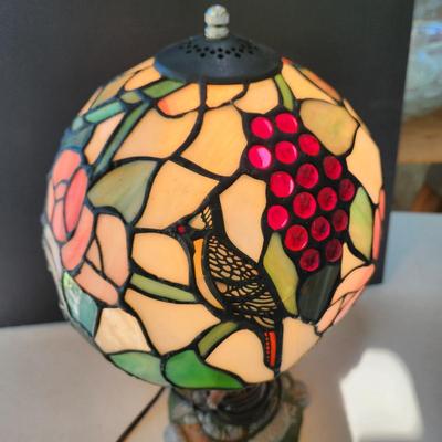 Stained Glass Table Lamp Cardinal Birds on Base w Cardinal 17" H 9"Dia