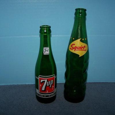 LOT 155 GREEN GLASS SODA POP BOTTLES--SQUIRT & 7 UP