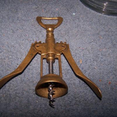 LOT 156 GREAT COLLECTABLE BARWARE--WINE CORK SCREWS & ICE BUCKET