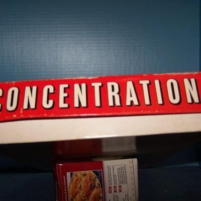 LOT 160 GREAT VINTAGE GAMES--JAN MURRAY & CONCENTRATION