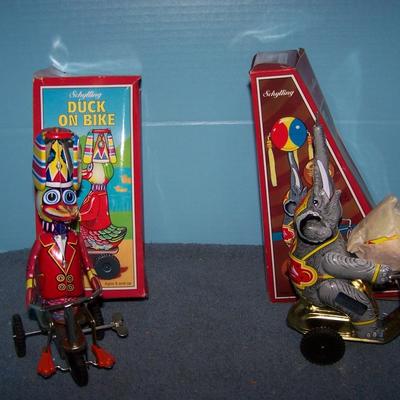 LOT 162 ADORABLE COLLECTABLE SHCYLLING TOYS DUCK & ELEPHANT