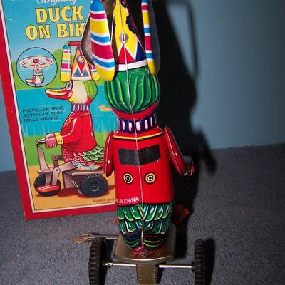 LOT 162 ADORABLE COLLECTABLE SHCYLLING TOYS DUCK & ELEPHANT
