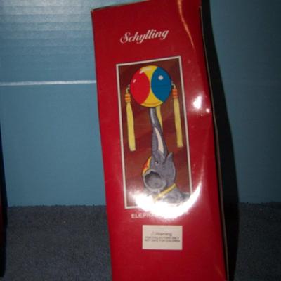 LOT 162 ADORABLE COLLECTABLE SHCYLLING TOYS DUCK & ELEPHANT