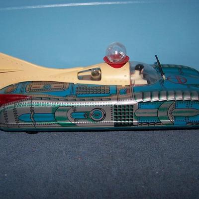 LOT 167 FAB COLLECTABLE TIN LITHO BLUE SPACE ROCKET TOY CAR