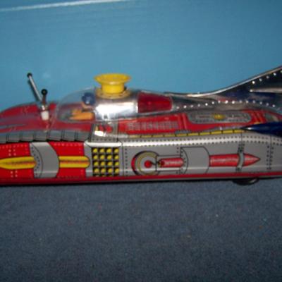 LOT 168 FAB COLLECTABLE TIN LITHO RED SPACE ROCKET TOY CAR