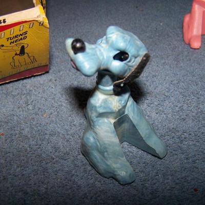 LOT 170 VINTAGE 18 FIDO/PLUTO DOG & RING MAGNETIC TOYS