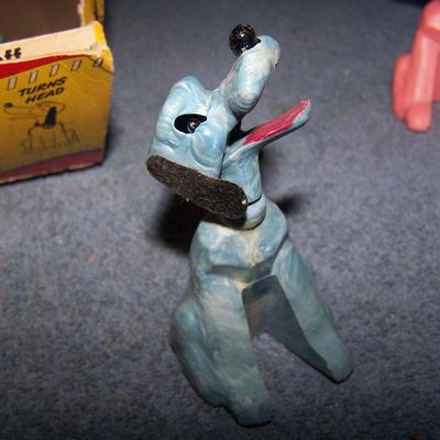 LOT 170 VINTAGE 18 FIDO/PLUTO DOG & RING MAGNETIC TOYS