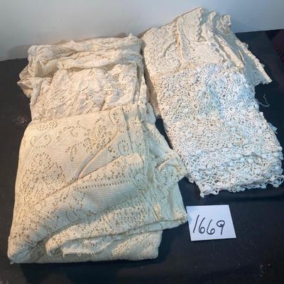 Vintage Lace Table Cloth Lot