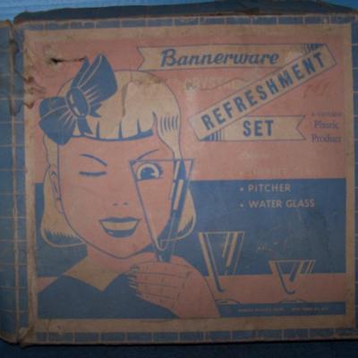 LOT 172 FABULOUS KIDS' BANNERWARES REFRESHMENT SET in BOX