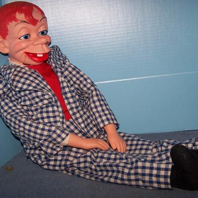 LOT 175 A 1969 VENTRILOQUIST MORTIMER SNERD DOLL