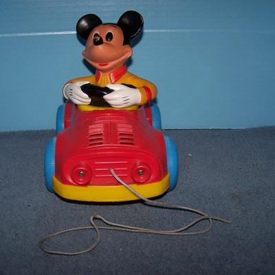 LOT 177 WONDERFUL 1973 KOHNER DISNEY MICKEY MOUSE CAR PULL TOY