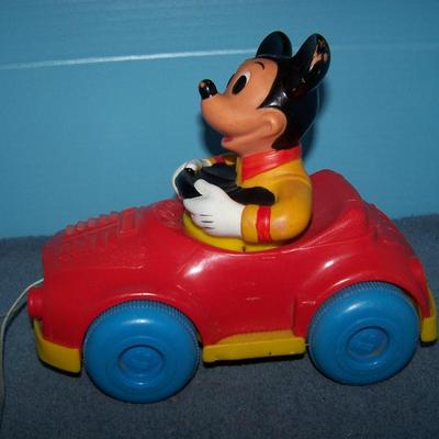 LOT 177 WONDERFUL 1973 KOHNER DISNEY MICKEY MOUSE CAR PULL TOY