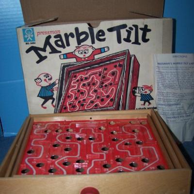 LOT 180 GREAT COLLECTABLE LABYRINTH MARBLE TILT GAME