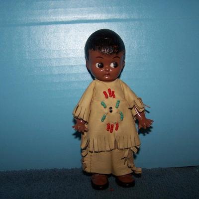 LOT 182 BEAUTIFUL NATIVE AMERICAN DOLLS-- SKOOKUM PINCUSHION