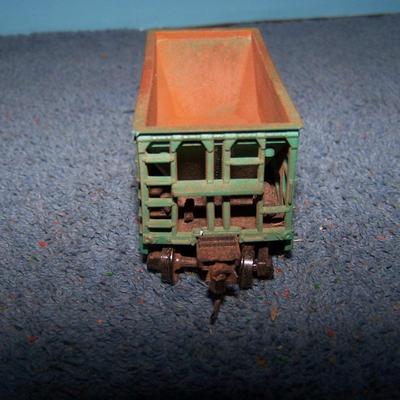 LOT 184 COLLECTABLE HO TRAIN--ORE CARS KADEE COUPLERS--YREKA/GREAT NORTHERN/SOUTHERN