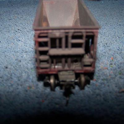 LOT 184 COLLECTABLE HO TRAIN--ORE CARS KADEE COUPLERS--YREKA/GREAT NORTHERN/SOUTHERN