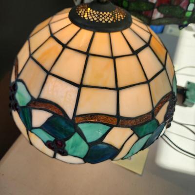 Stained glass Grapes Table lamp 15"hx 12" dia