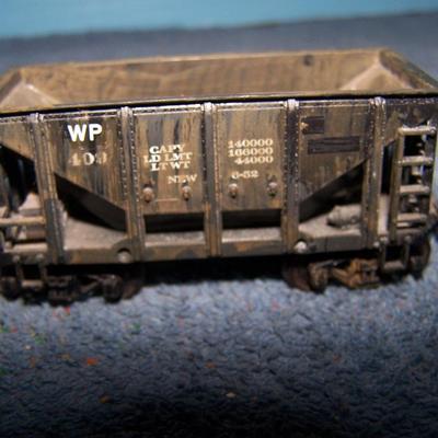 LOT 186 COLLECTABLE HO TRAIN--ORE CARS KADEE COUPLERS--GREAT NORTHERN/SOUTHERN PACIFIC/WESTERN PACIFIC