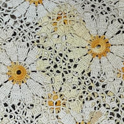 Antique crocheted yellow daisy 70” x 44” bedspread