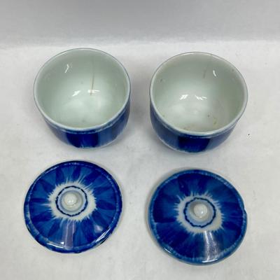 Japanese Ceramic Table Ware 2 dishes with lids
