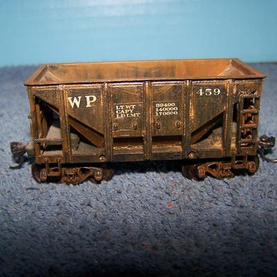 LOT 188 COLLECTABLE HO TRAIN--ORE CARS KADEE COUPLERS--GREAT NORTHERN/WESTERN PACIFIC