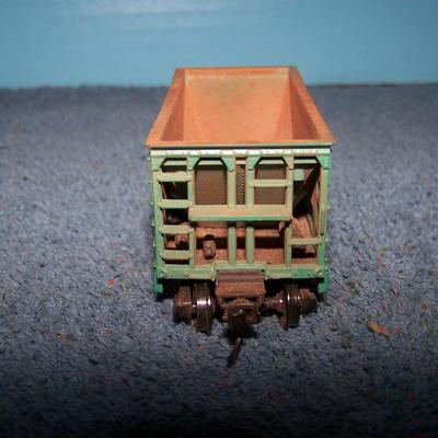 LOT 188 COLLECTABLE HO TRAIN--ORE CARS KADEE COUPLERS--GREAT NORTHERN/WESTERN PACIFIC