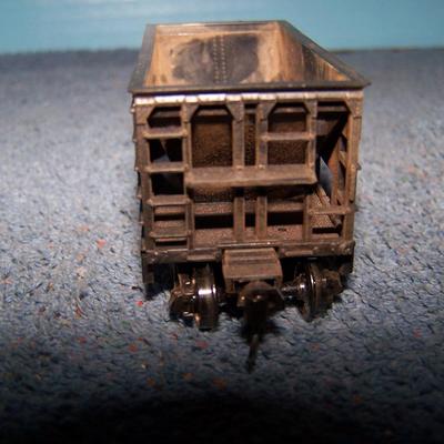 LOT 189 COLLECTABLE HO TRAIN--ORE CARS KADEE COUPLERS--GREAT NORTHERN/SOUTHERN PACIFIC