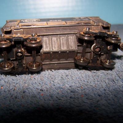 LOT 189 COLLECTABLE HO TRAIN--ORE CARS KADEE COUPLERS--GREAT NORTHERN/SOUTHERN PACIFIC