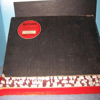 LOT 190 WONDERFUL VINTAGE MITTEN'S PROFESSIONAL TITLERS