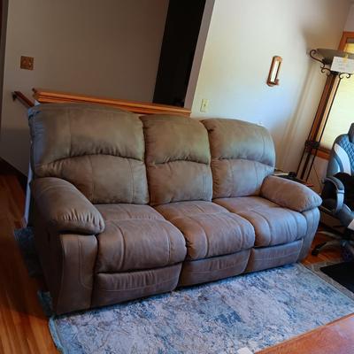 VERY NICE POWER DOUBLE RECLINER