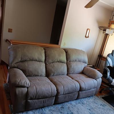 VERY NICE POWER DOUBLE RECLINER