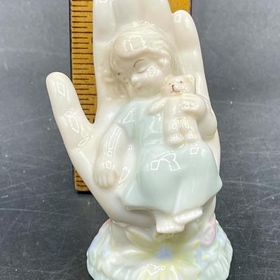 Angels Lot - 2 milk glass, 2 ceramic