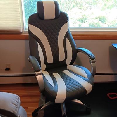 ADJUSTABLE DESK CHAIR AND A SIMPLE ADJUSTABLE DESK
