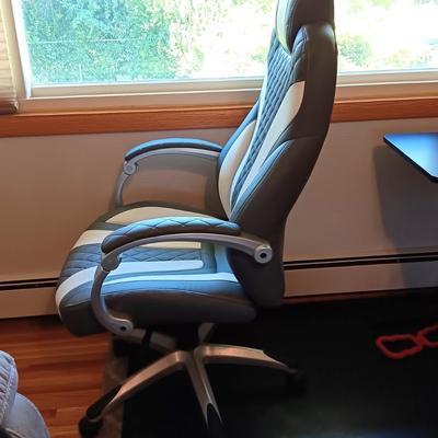 ADJUSTABLE DESK CHAIR AND A SIMPLE ADJUSTABLE DESK